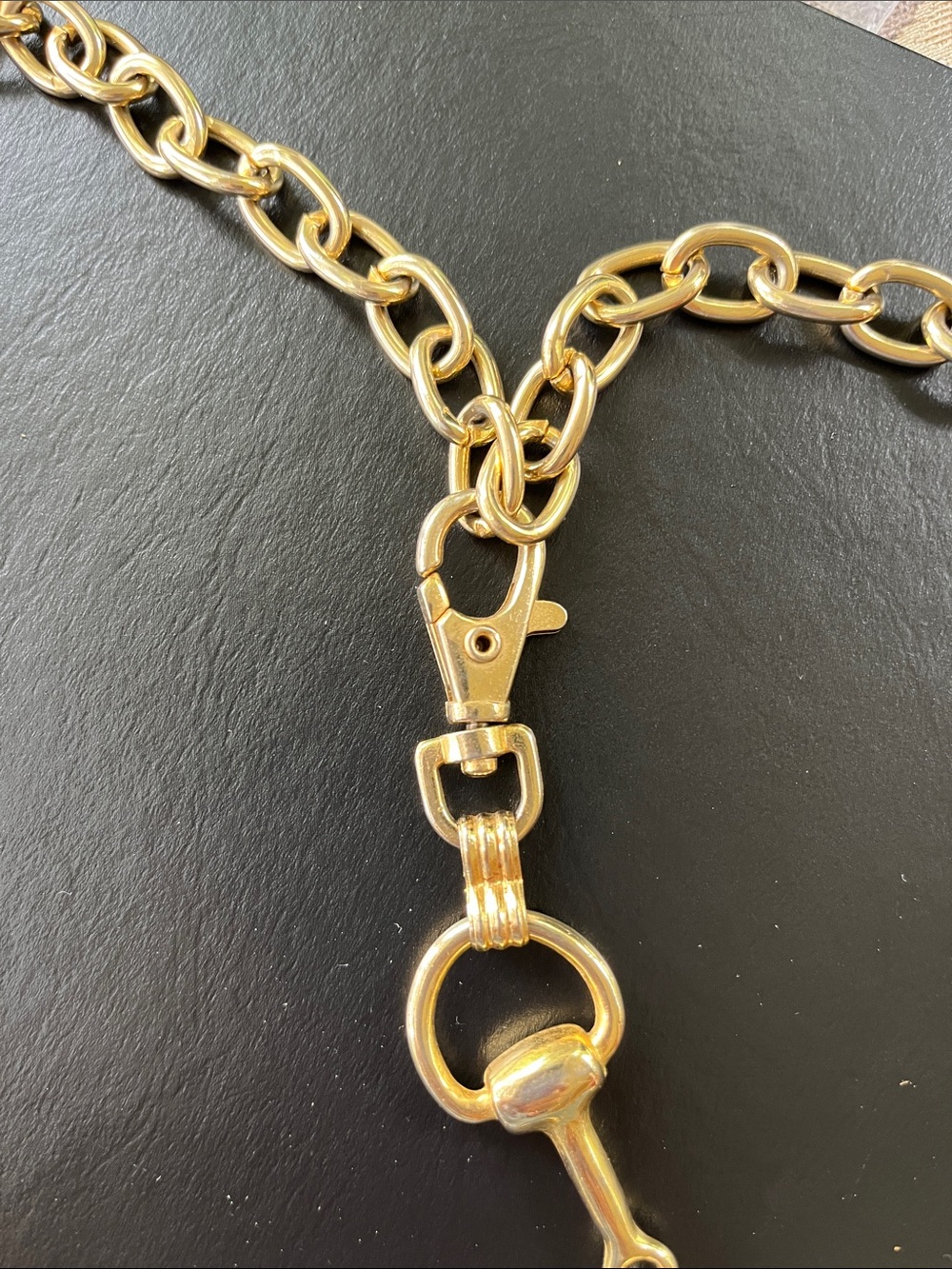Belt Gold-Tone Link Chain - Elegant Women's Accessory - Picture 3 of 4
